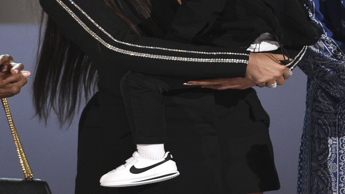 Nipsey hussle nike cortez hotsell
